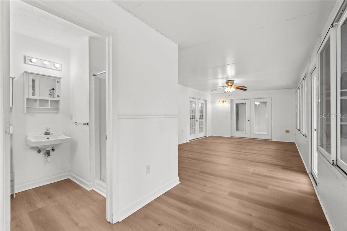 Image 36 of 77 For 11712 Foxfire Drive