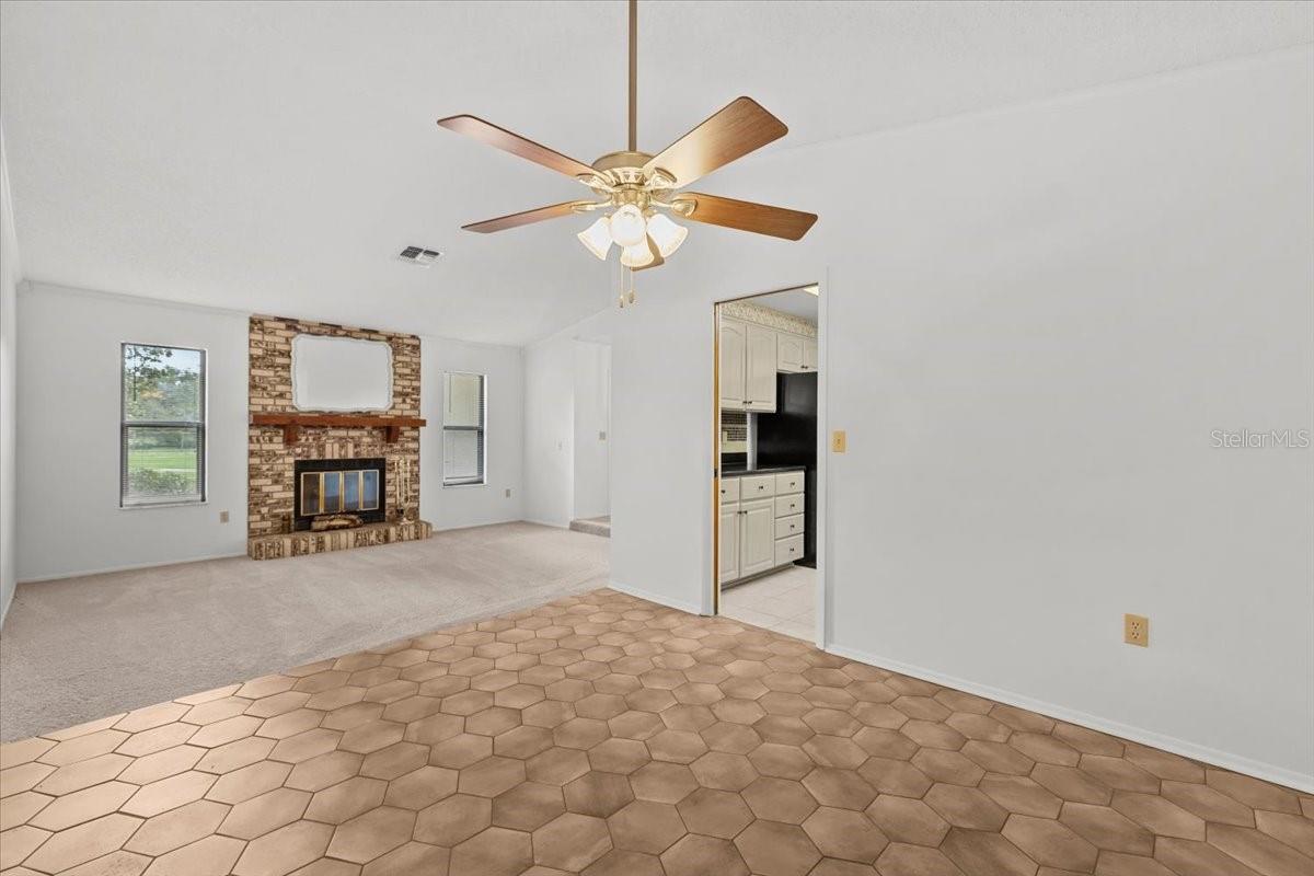 Image 4 of 77 For 11712 Foxfire Drive
