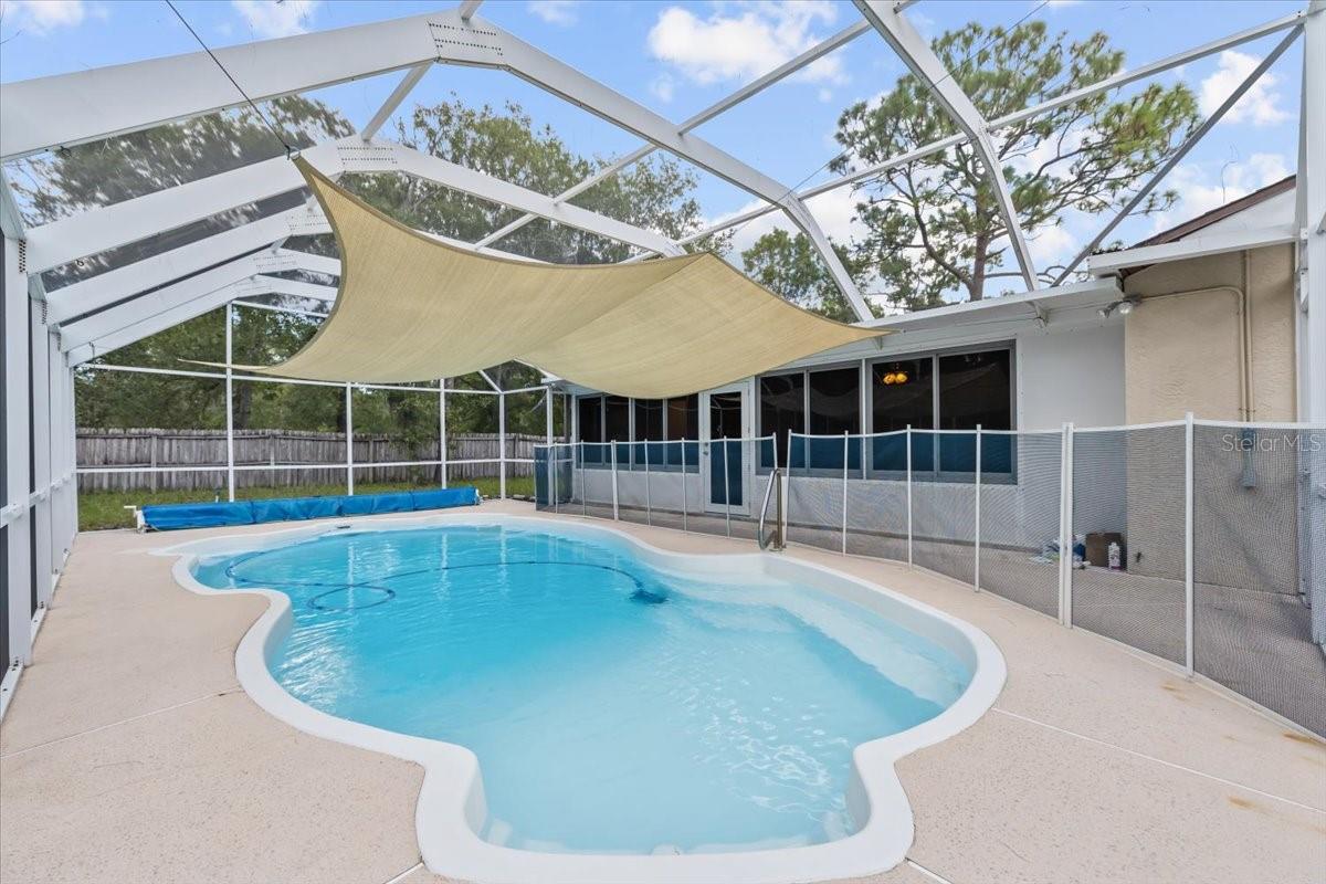 Image 40 of 77 For 11712 Foxfire Drive