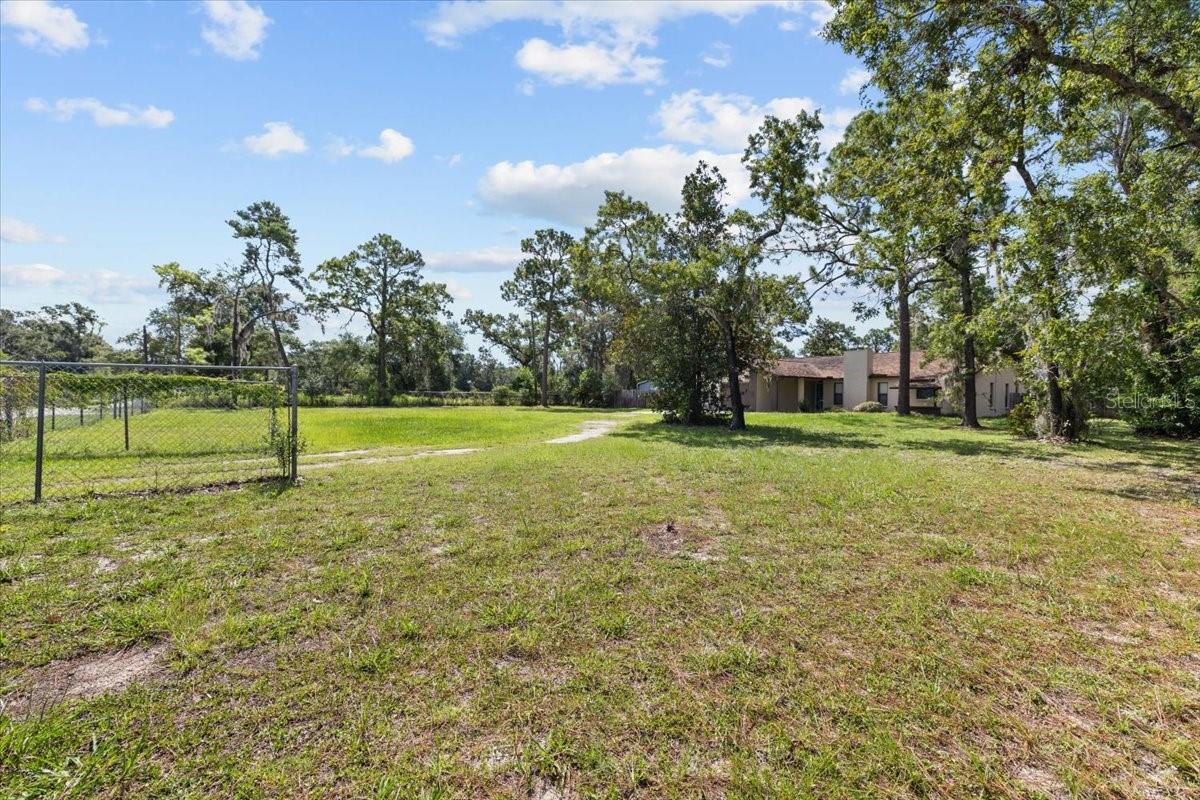 Image 59 of 77 For 11712 Foxfire Drive