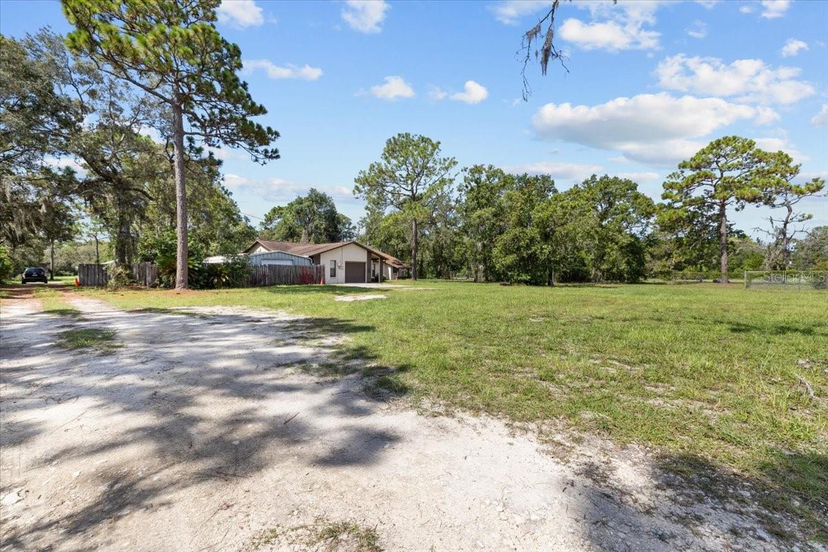 Image 60 of 77 For 11712 Foxfire Drive