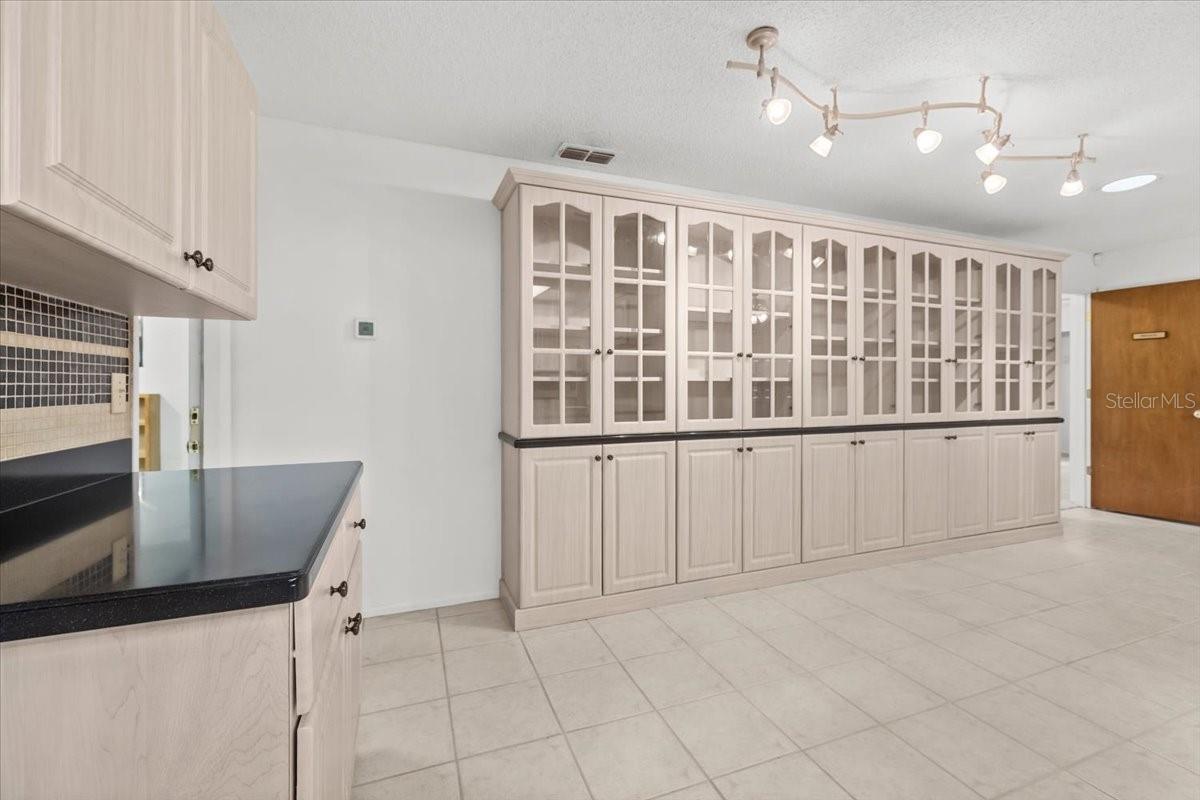 Image 9 of 77 For 11712 Foxfire Drive