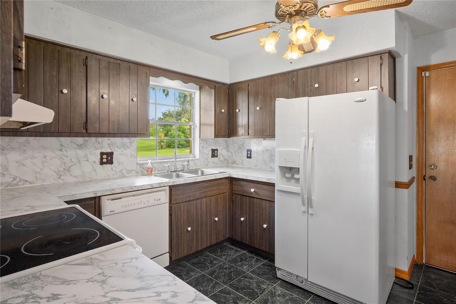 Image 17 of 39 For 10196 Thayer Street