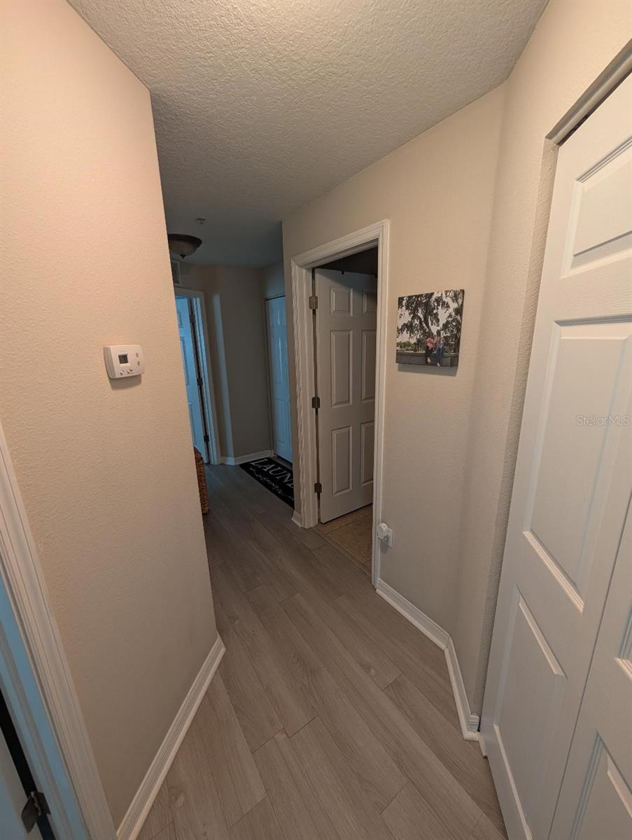 Listing photo id 11 for 6394 Banyan Boulevard 201