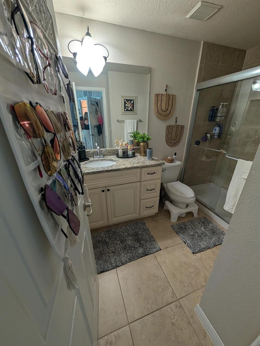 Listing photo id 13 for 6394 Banyan Boulevard 201
