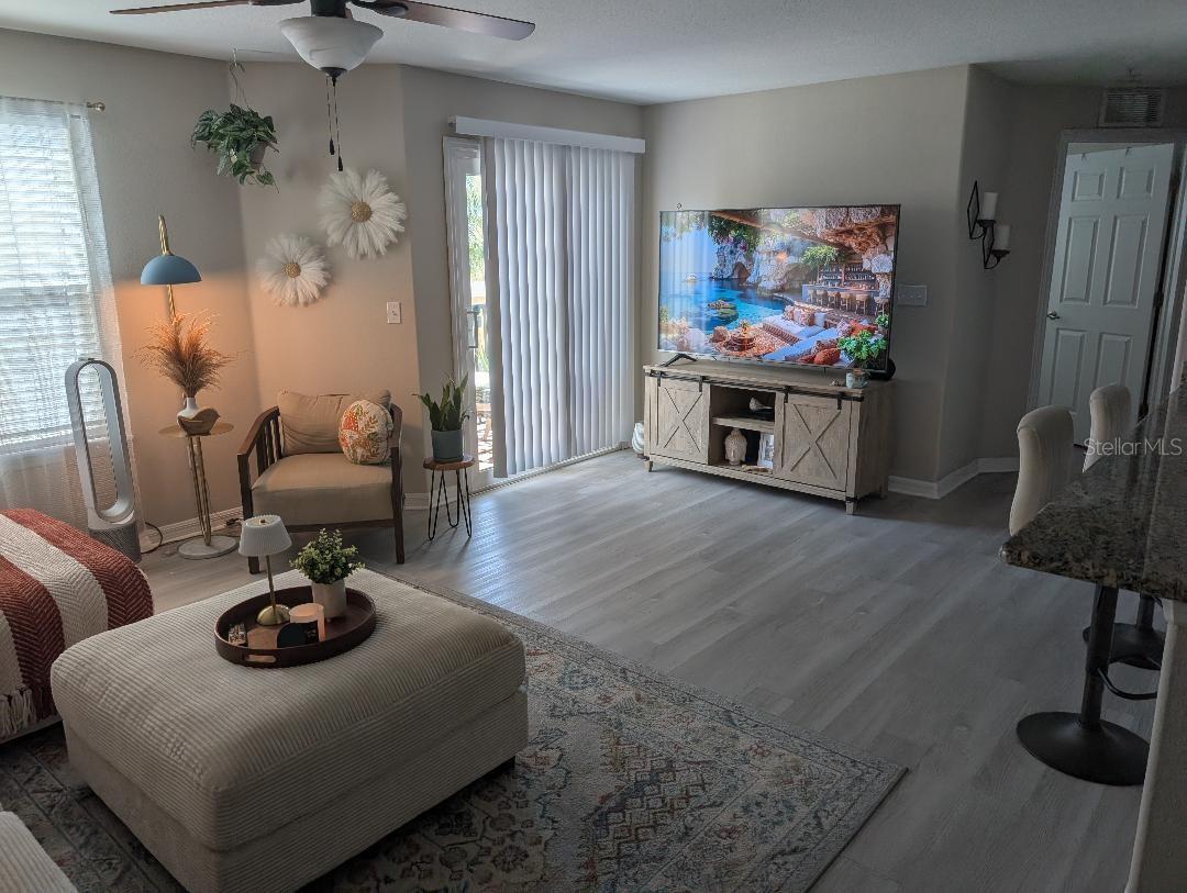 Listing photo id 7 for 6394 Banyan Boulevard 201