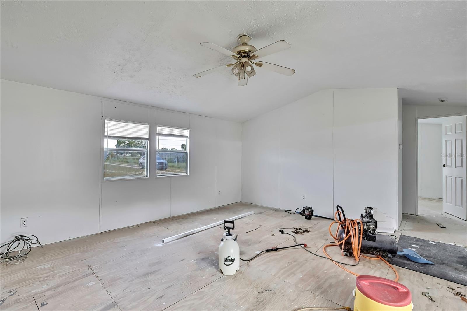 Listing photo id 8 for 11376 Eskimo Curlew Road