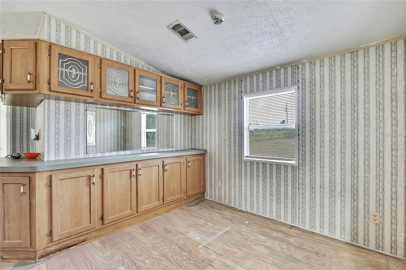 Listing photo id 4 for 11376 Eskimo Curlew Road