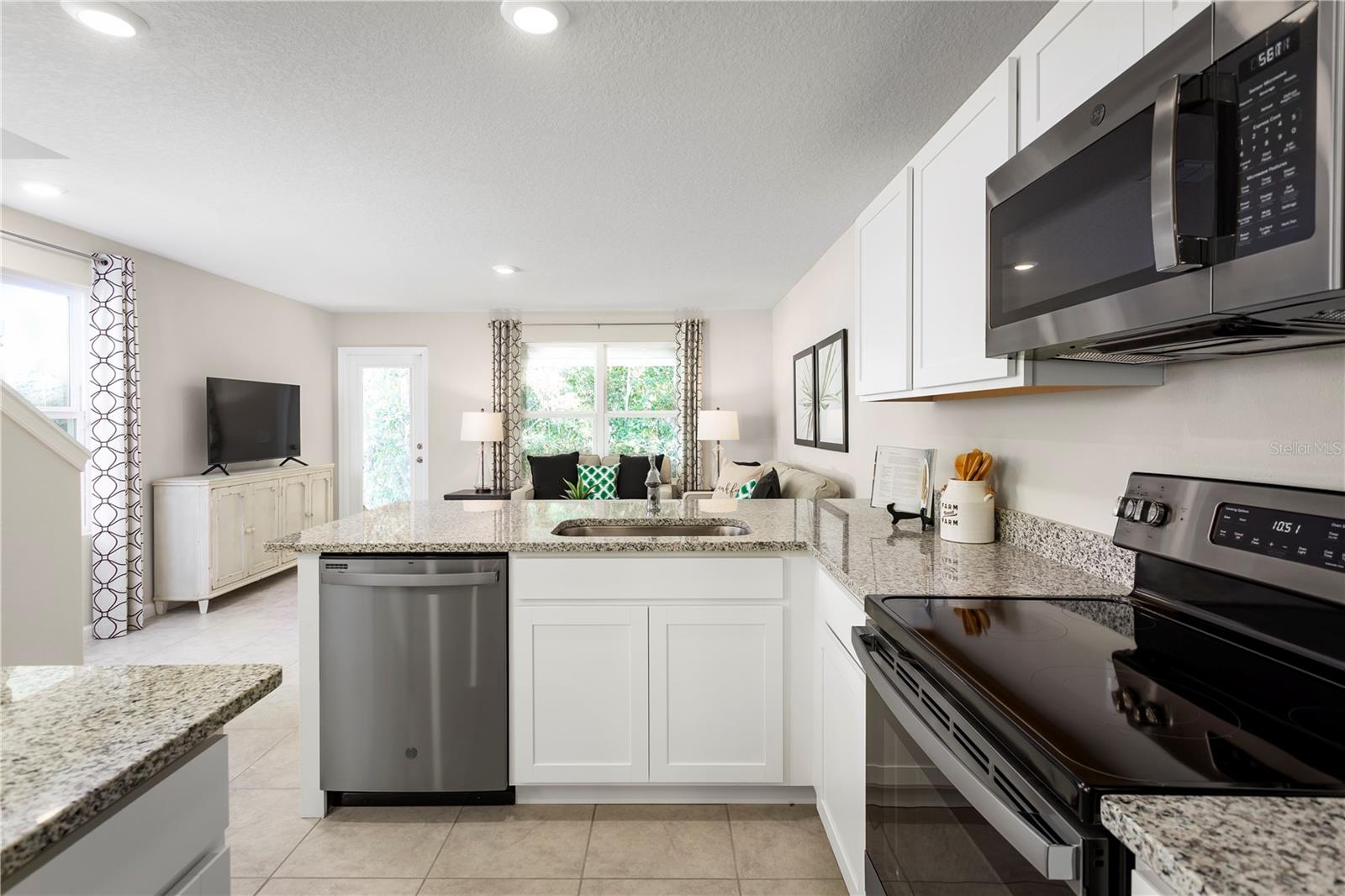 Image 2 of 18 For 2112 Halogen Way