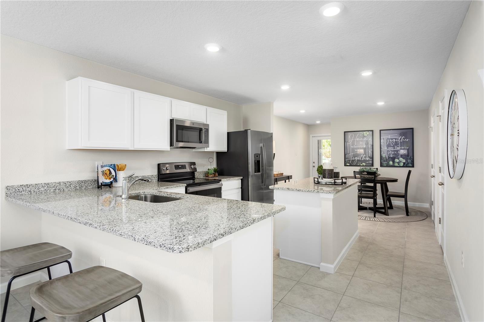 Image 4 of 18 For 2112 Halogen Way