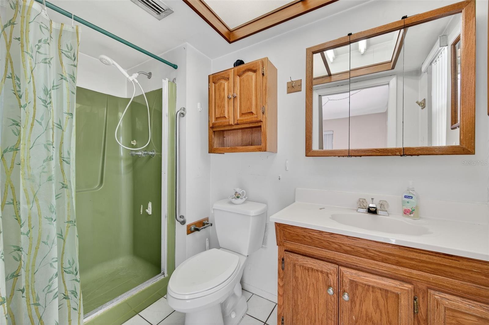 Image 13 of 35 For 2520 Southpointe Drive