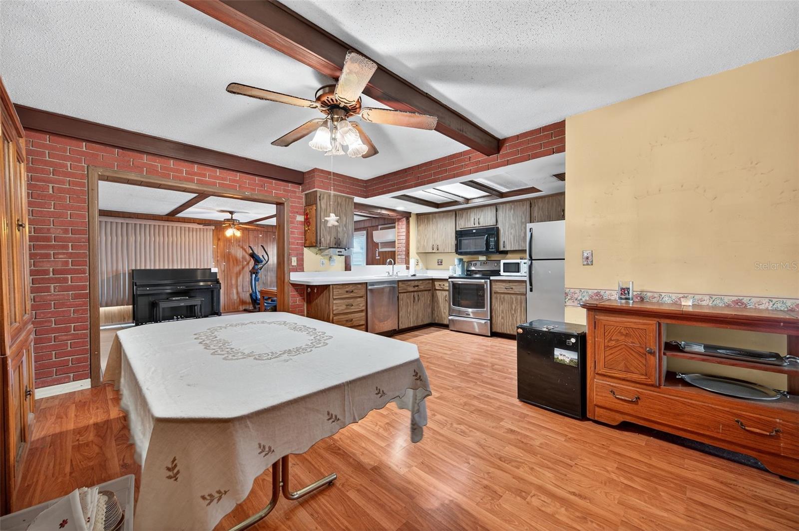 Image 15 of 35 For 2520 Southpointe Drive