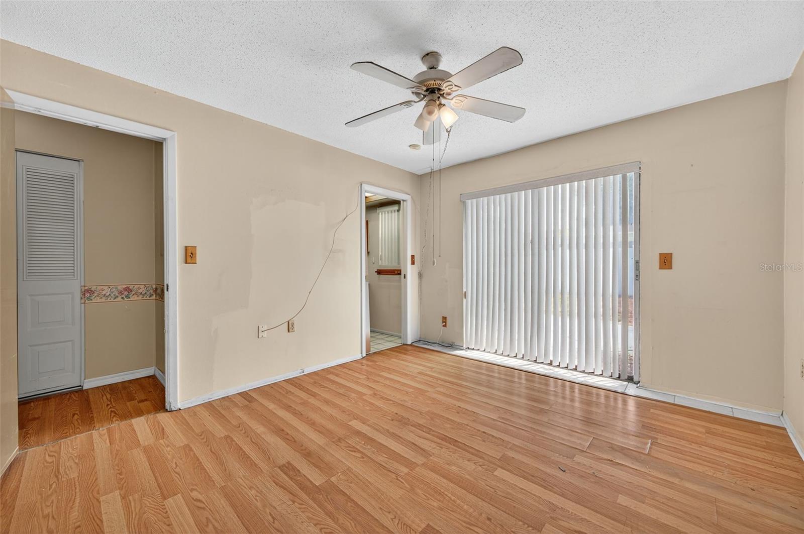 Image 4 of 35 For 2520 Southpointe Drive