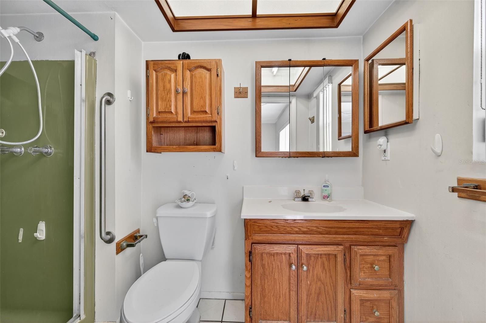 Image 5 of 35 For 2520 Southpointe Drive