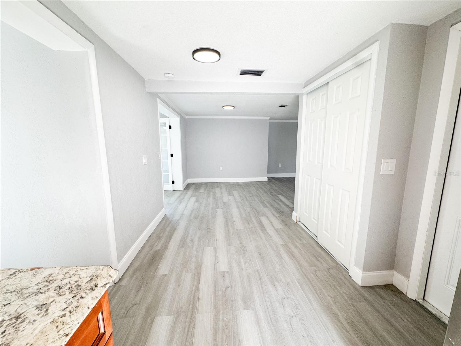 Image 10 of 33 For 4241 Canterberry Drive