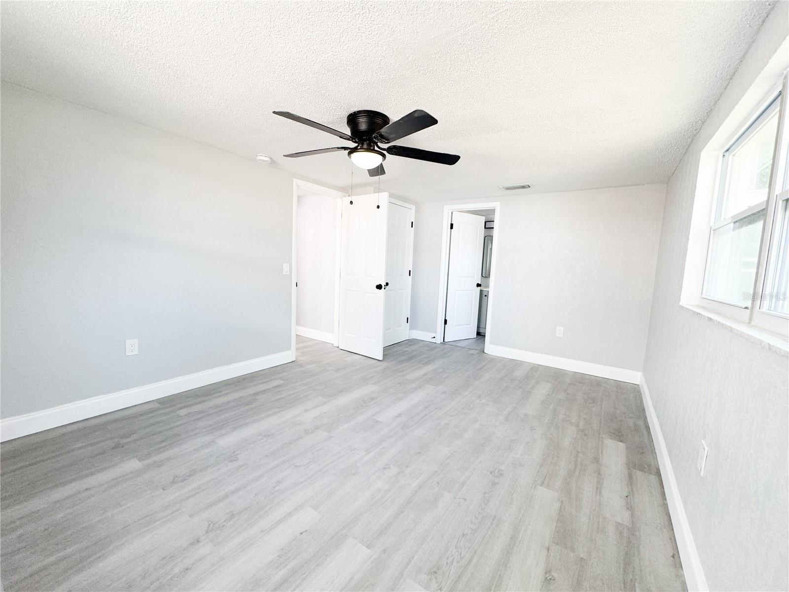 Image 16 of 33 For 4241 Canterberry Drive