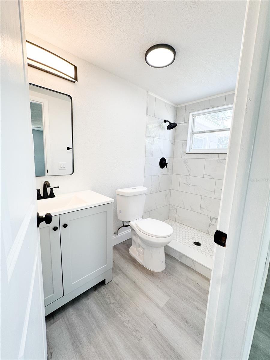 Image 17 of 33 For 4241 Canterberry Drive