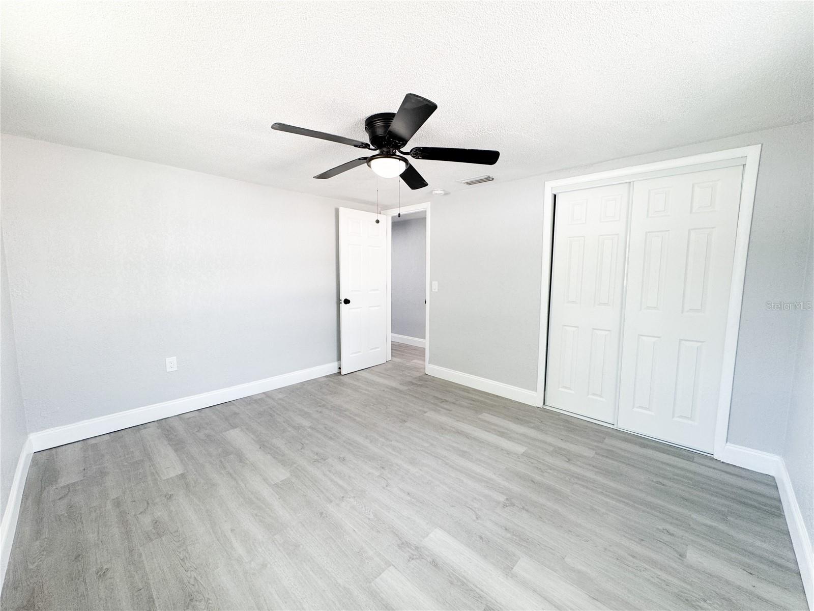 Image 21 of 33 For 4241 Canterberry Drive