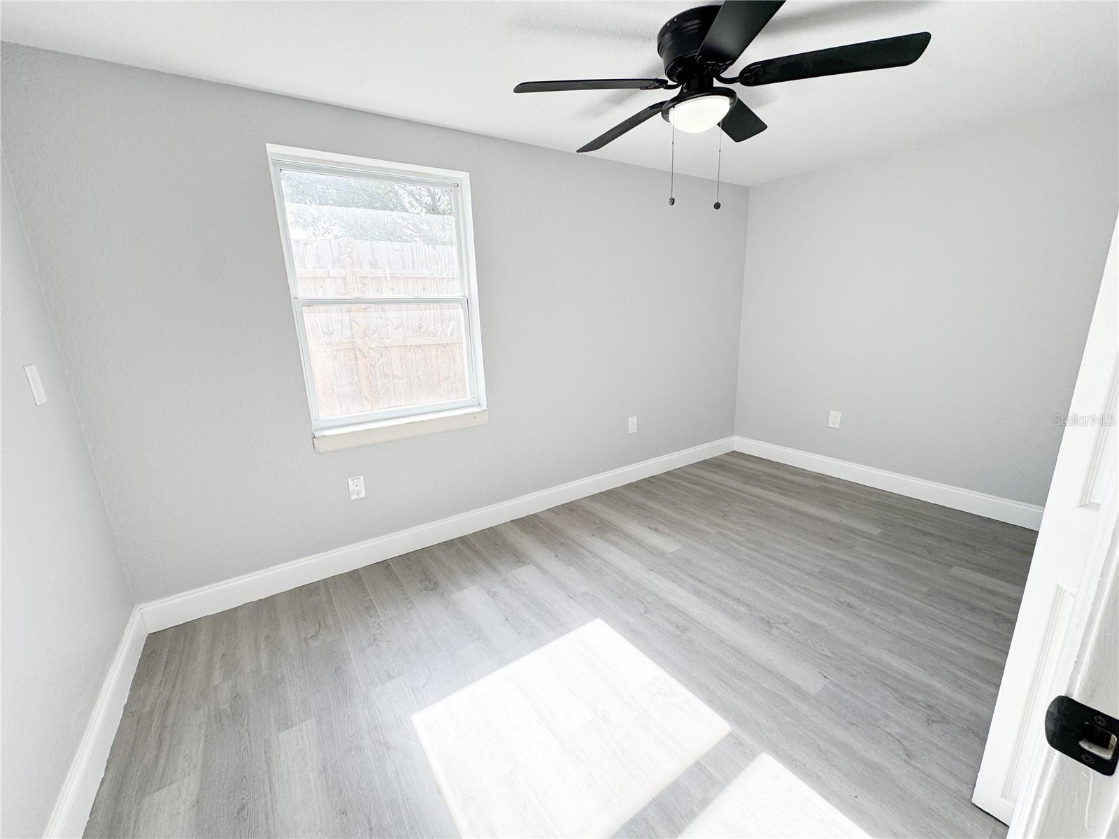 Image 22 of 33 For 4241 Canterberry Drive