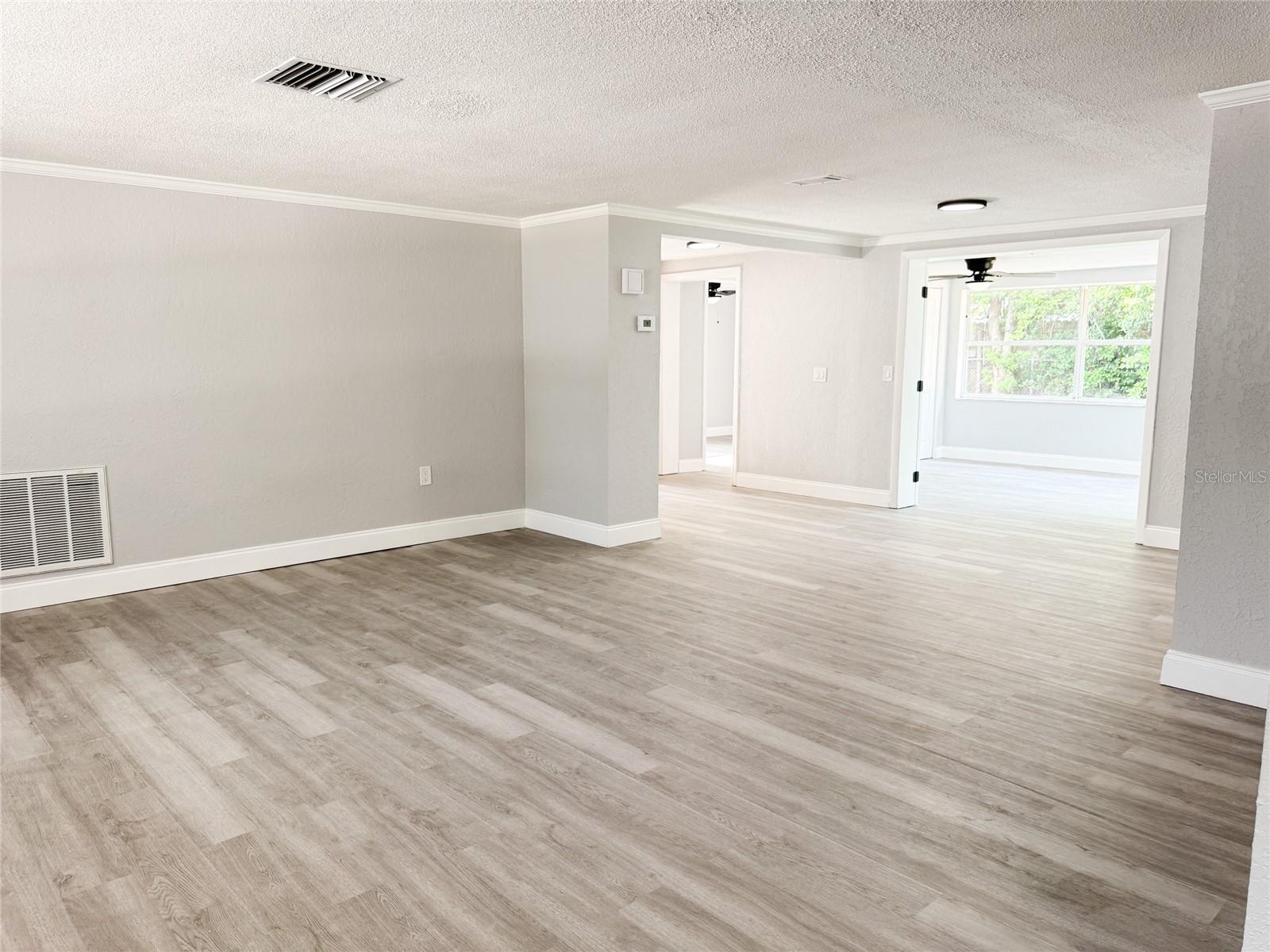 Image 8 of 33 For 4241 Canterberry Drive