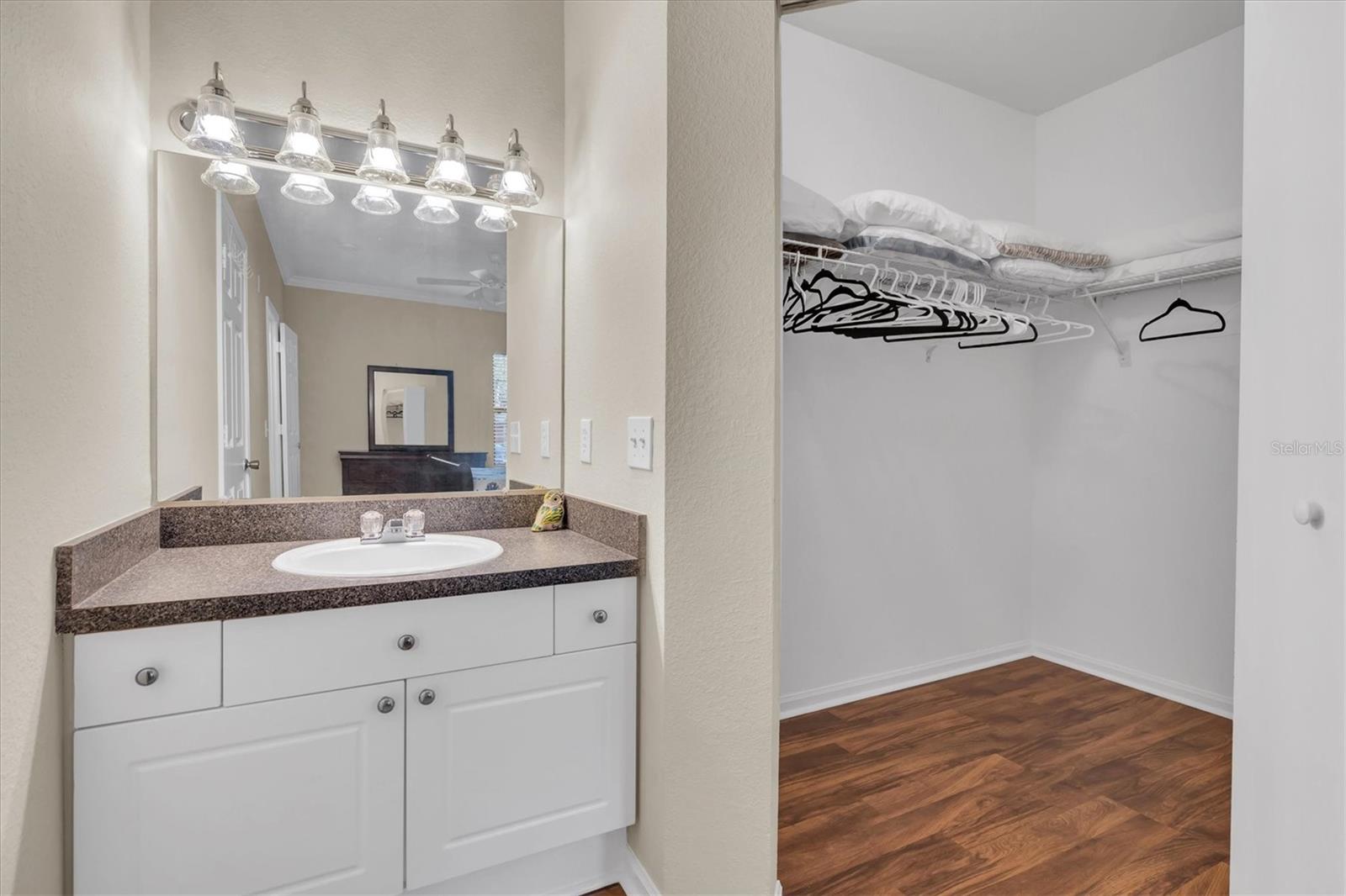 Image 16 of 34 For 2220 Chianti Place 8-0811