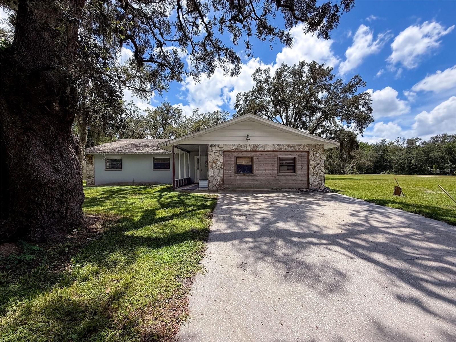 Details for 15438-15440 Azra Dr, ODESSA, FL 33556