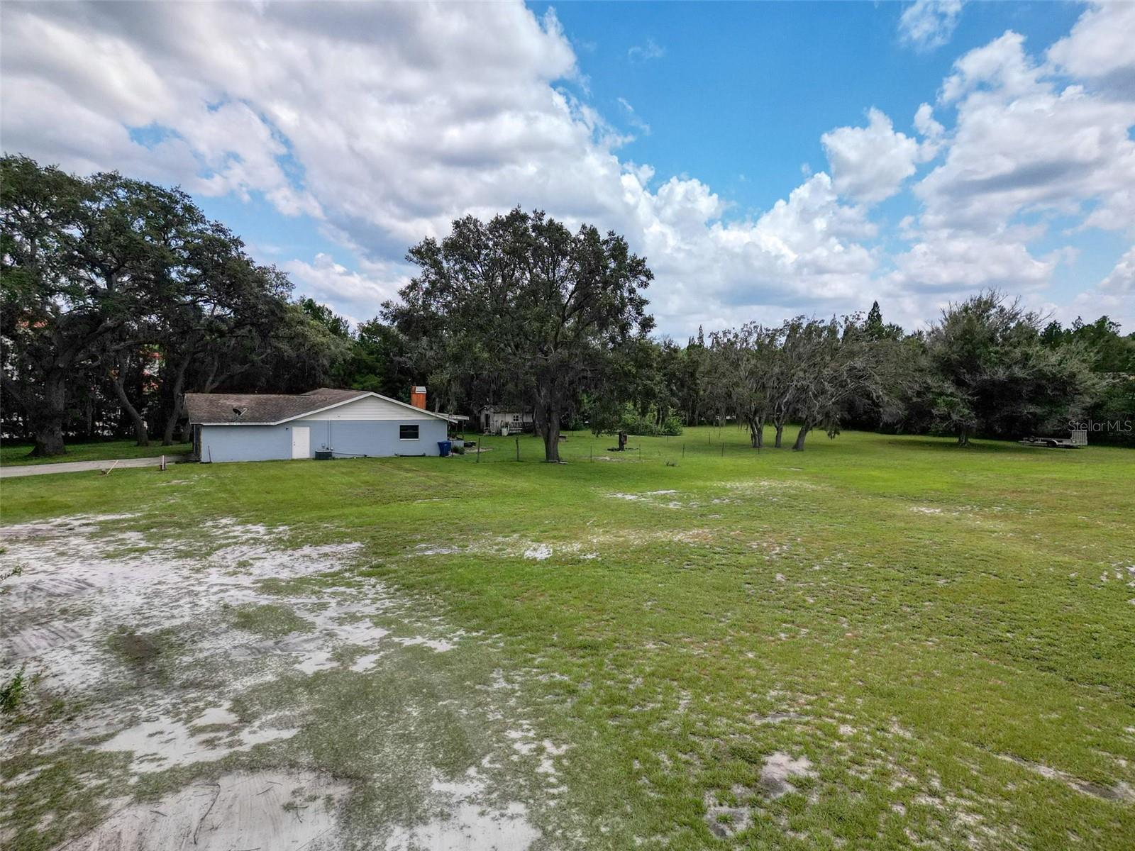 Image 11 of 59 For 15438-15440 Azra Dr