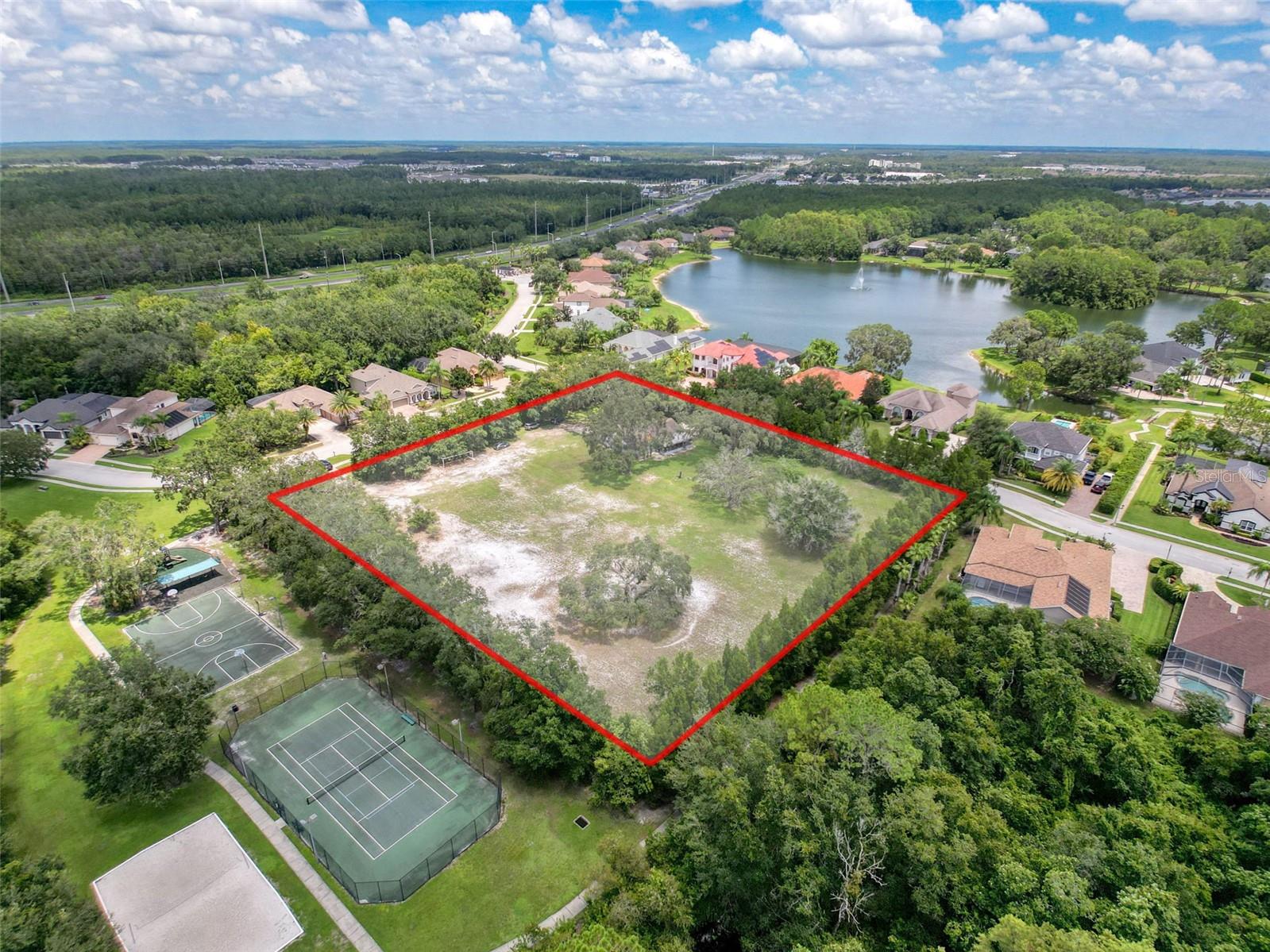 Image 12 of 59 For 15438-15440 Azra Dr