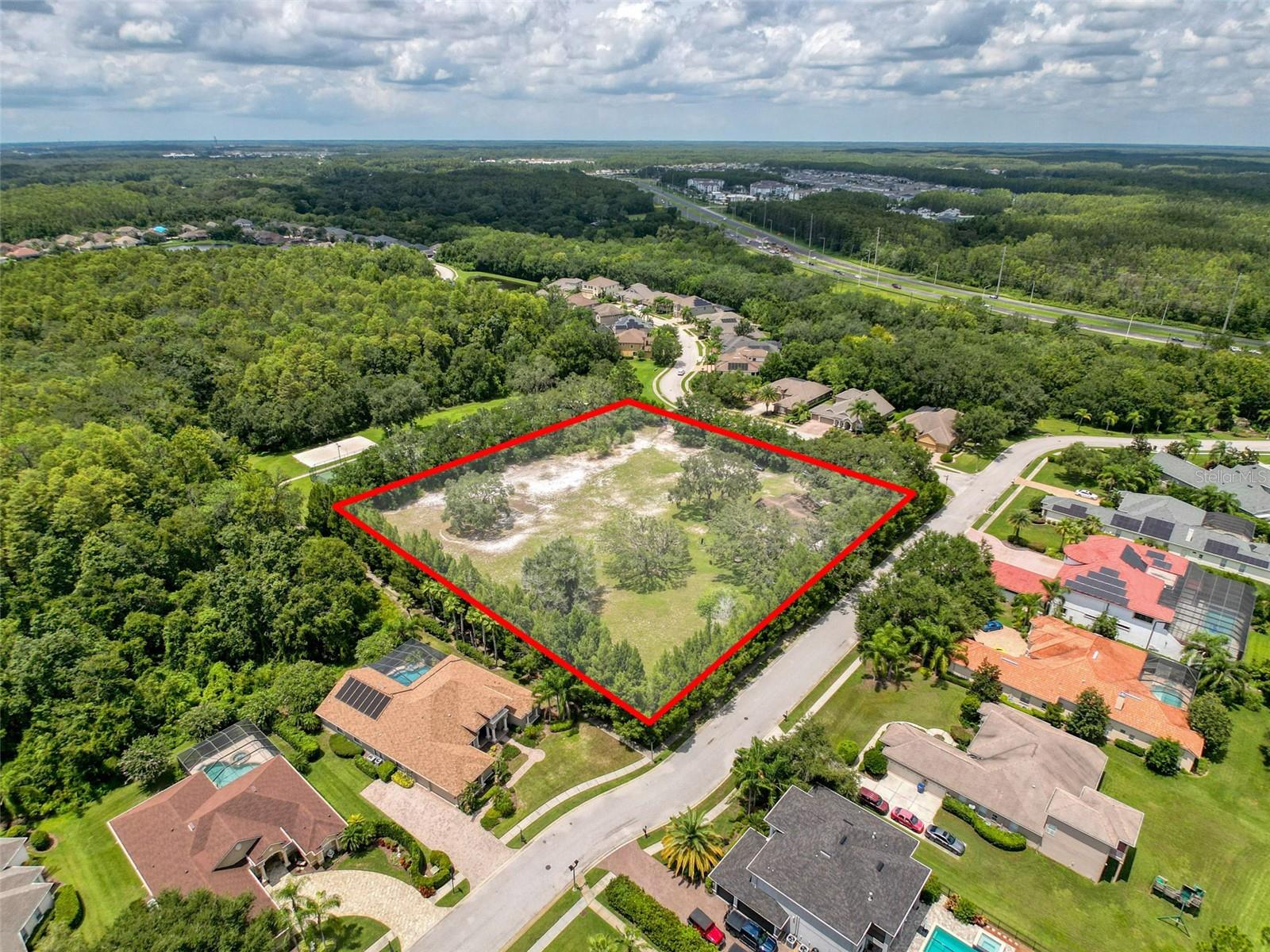 Image 14 of 59 For 15438-15440 Azra Dr