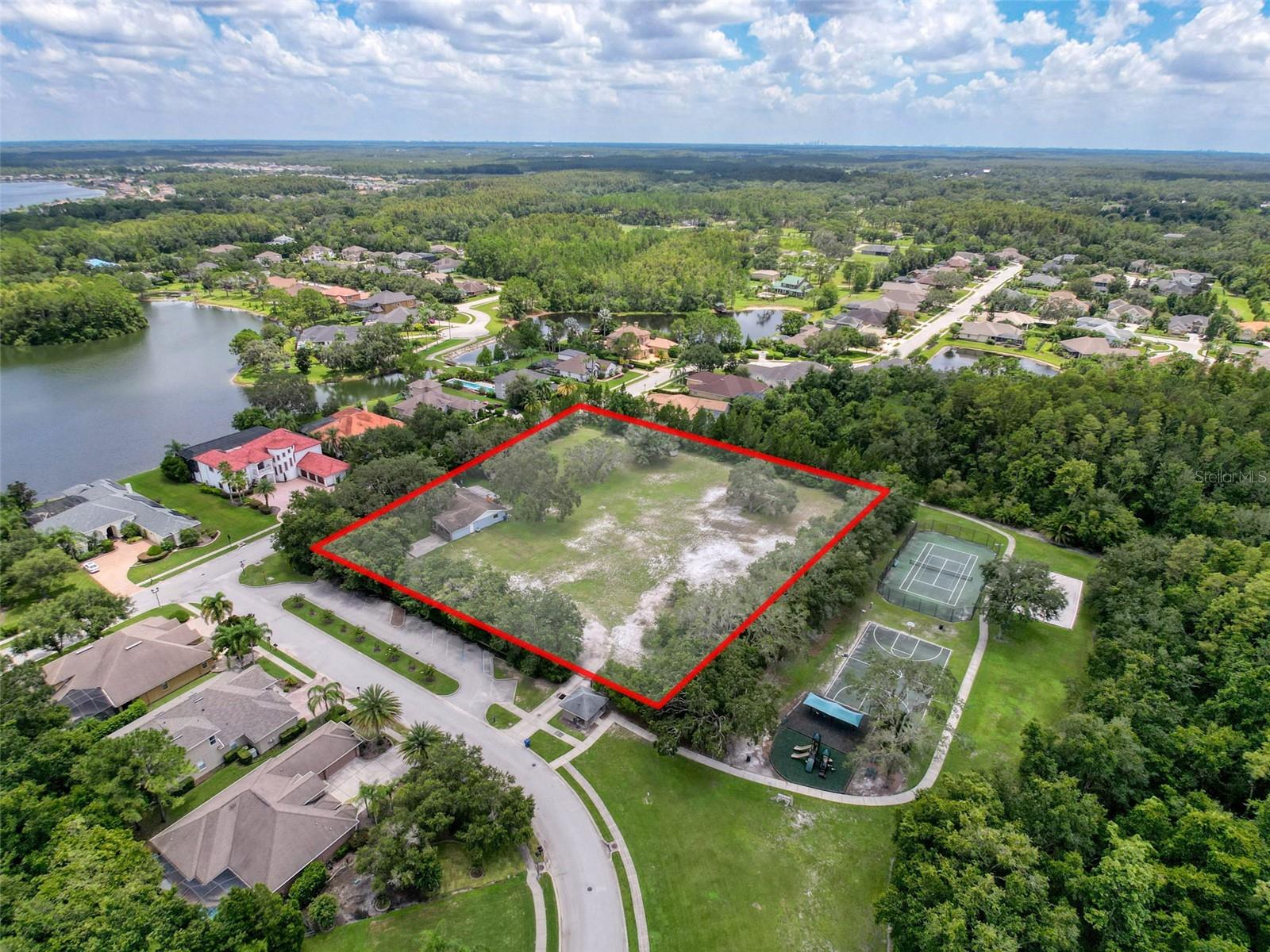 Image 17 of 59 For 15438-15440 Azra Dr