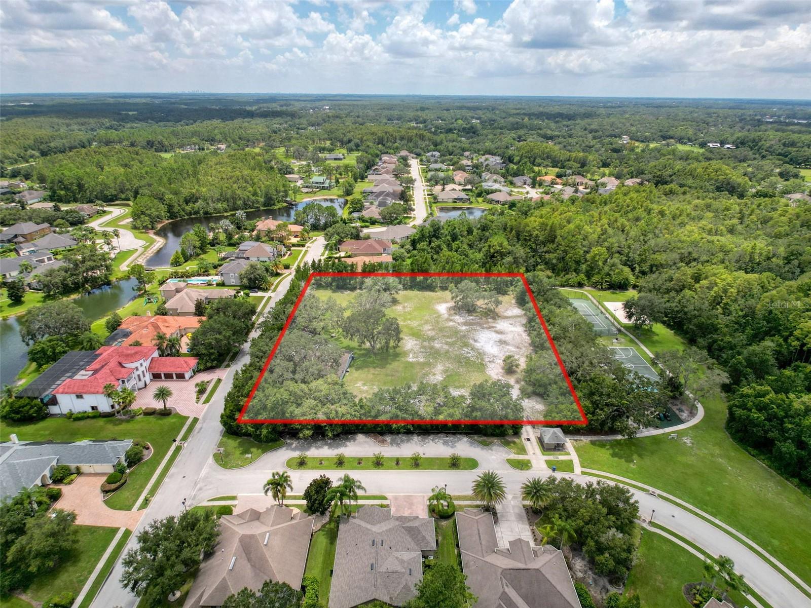 Image 18 of 59 For 15438-15440 Azra Dr