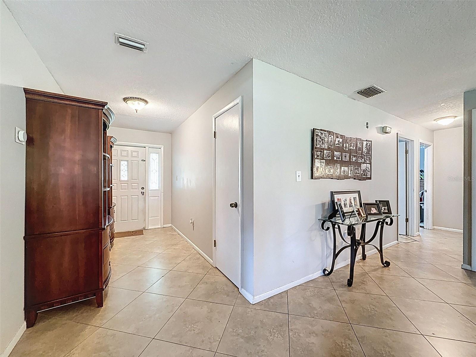 Image 21 of 59 For 15438-15440 Azra Dr