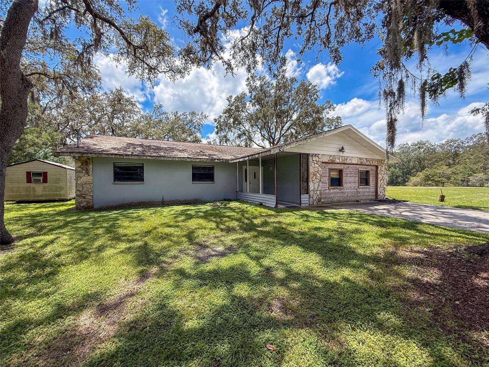 Image 3 of 59 For 15438-15440 Azra Dr