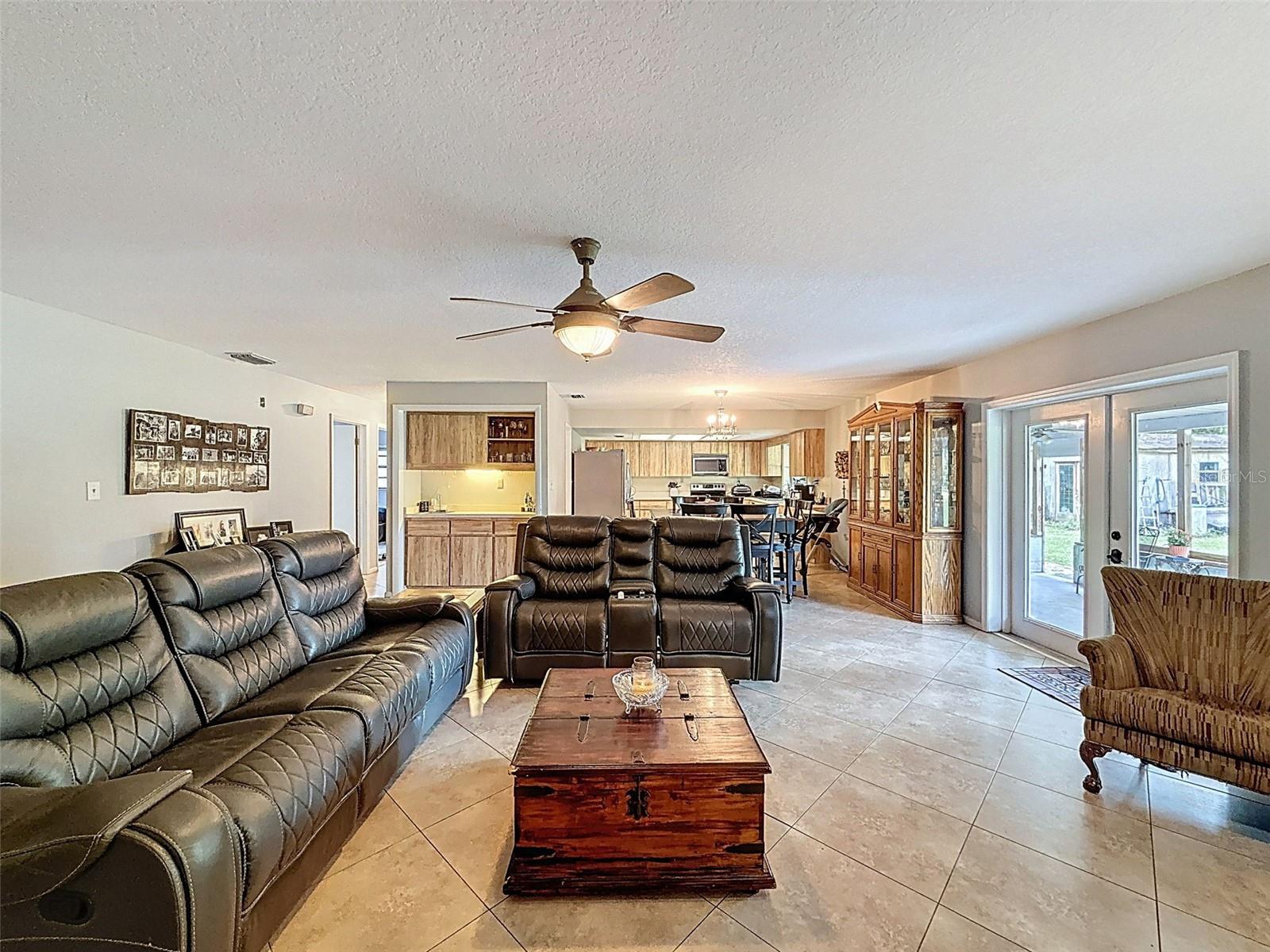 Image 30 of 59 For 15438-15440 Azra Dr