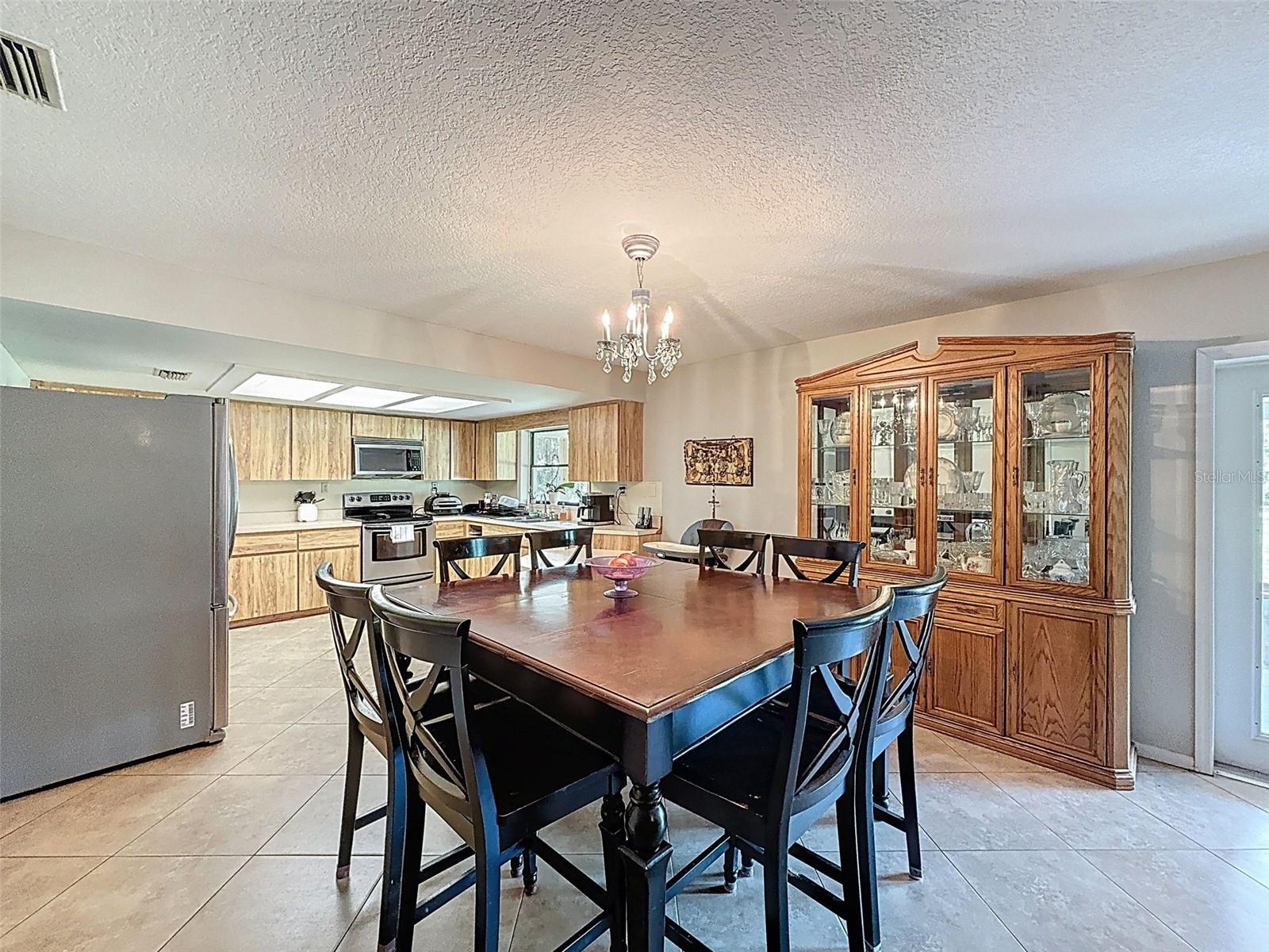 Image 34 of 59 For 15438-15440 Azra Dr