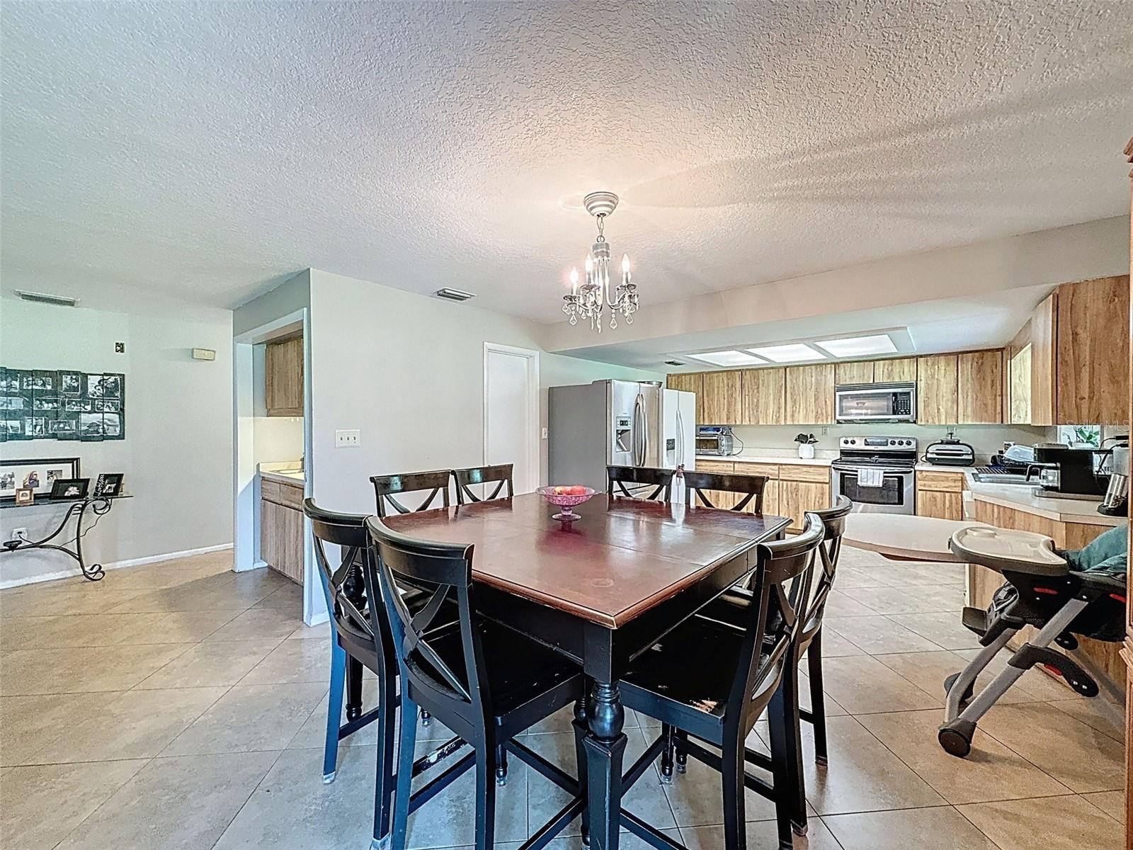 Image 35 of 59 For 15438-15440 Azra Dr