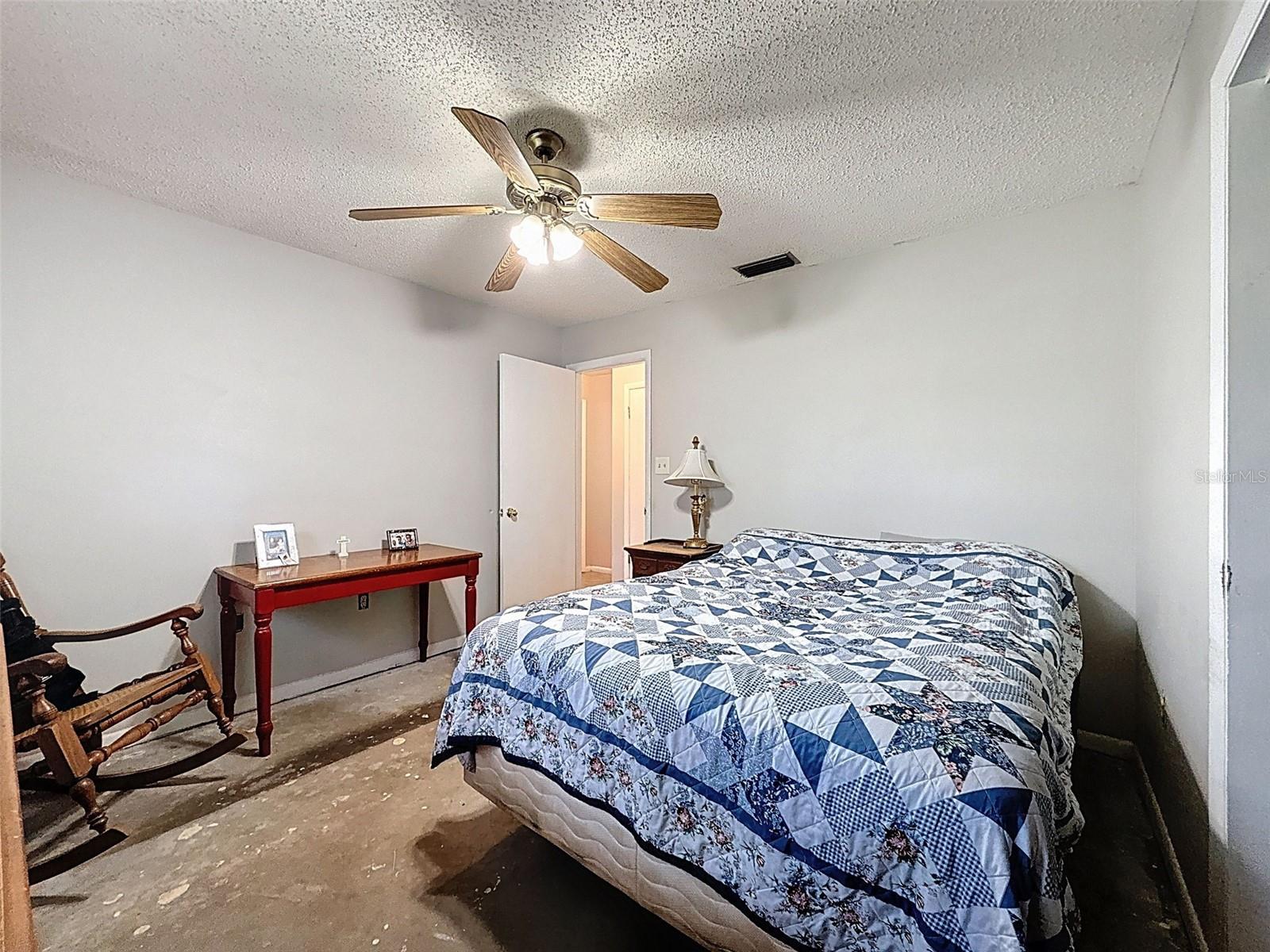 Image 43 of 59 For 15438-15440 Azra Dr