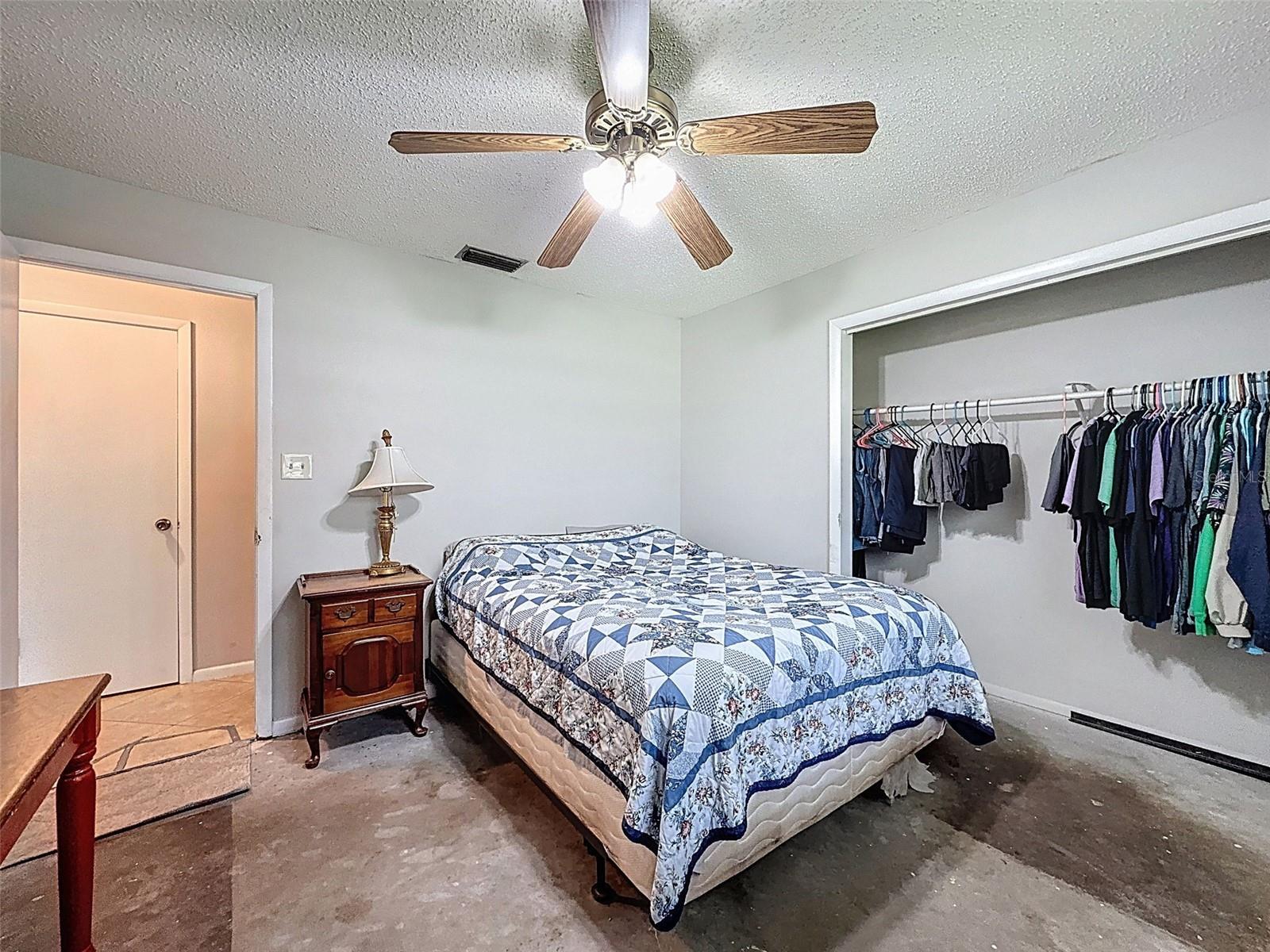 Image 44 of 59 For 15438-15440 Azra Dr