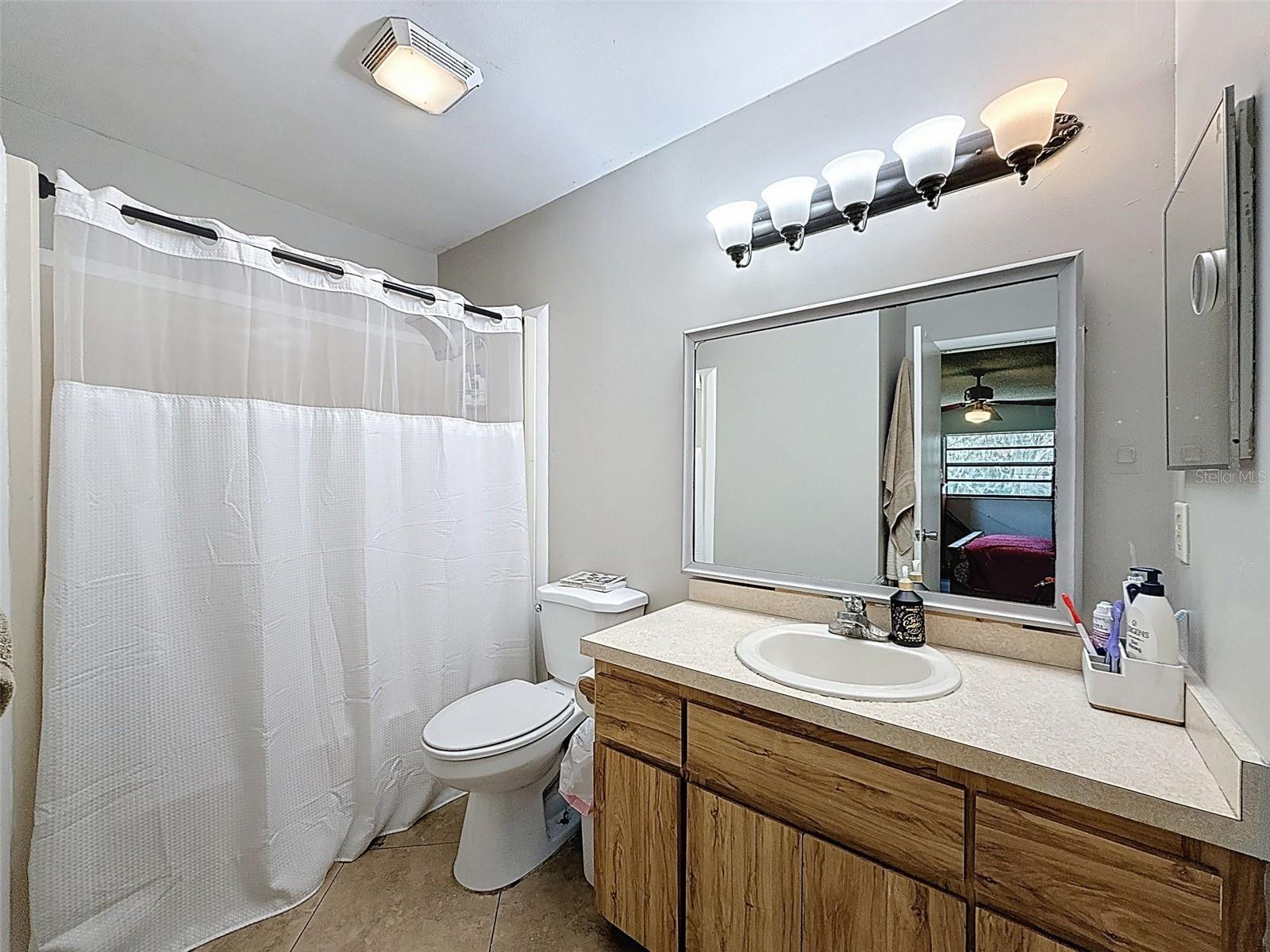 Image 51 of 59 For 15438-15440 Azra Dr
