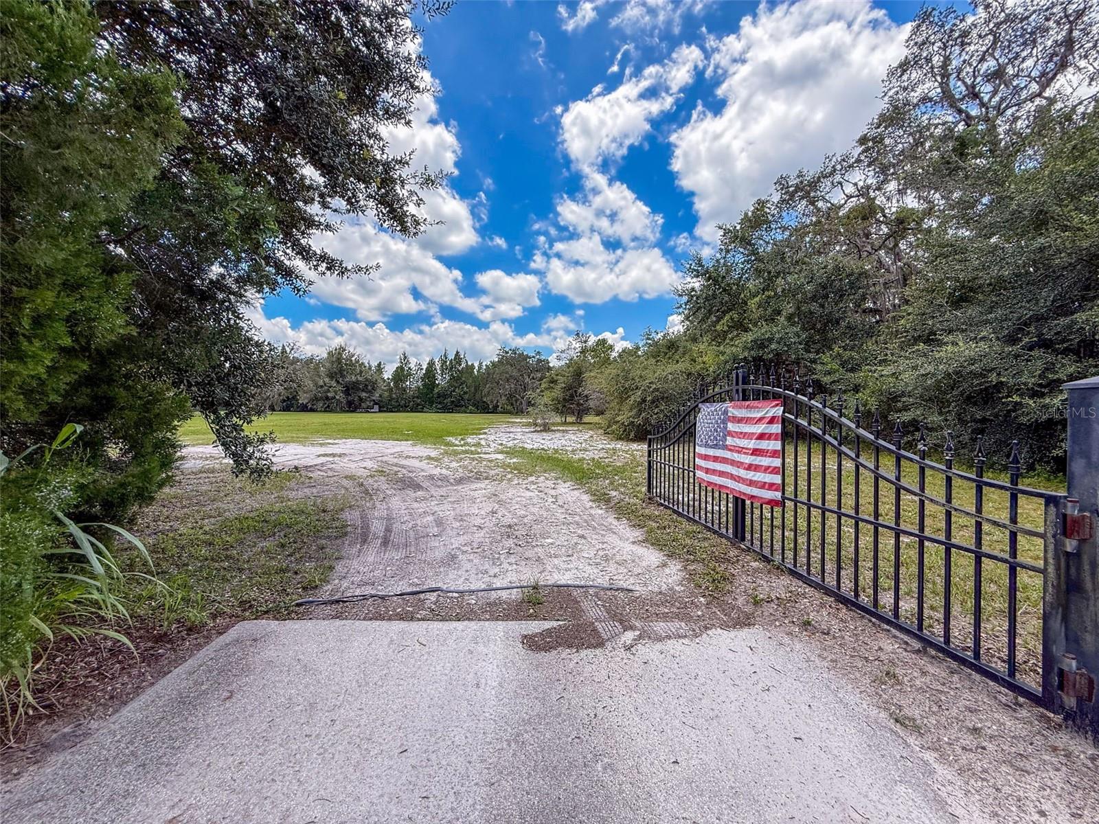 Image 55 of 59 For 15438-15440 Azra Dr