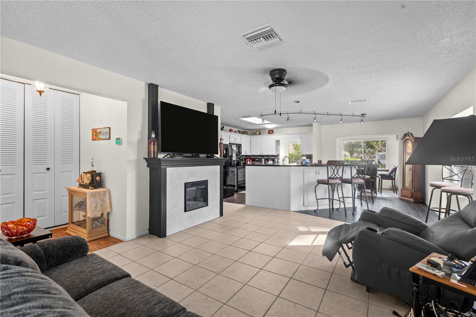 Image 11 of 48 For 10619 Mira Vista Drive