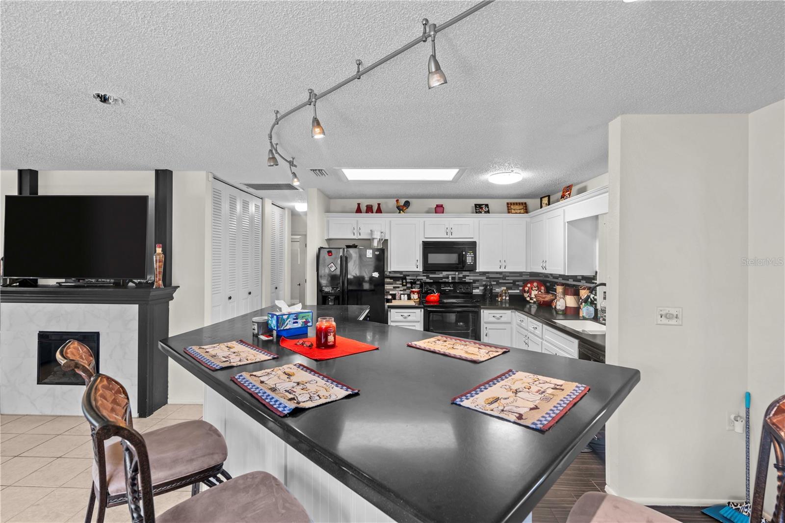 Image 15 of 48 For 10619 Mira Vista Drive