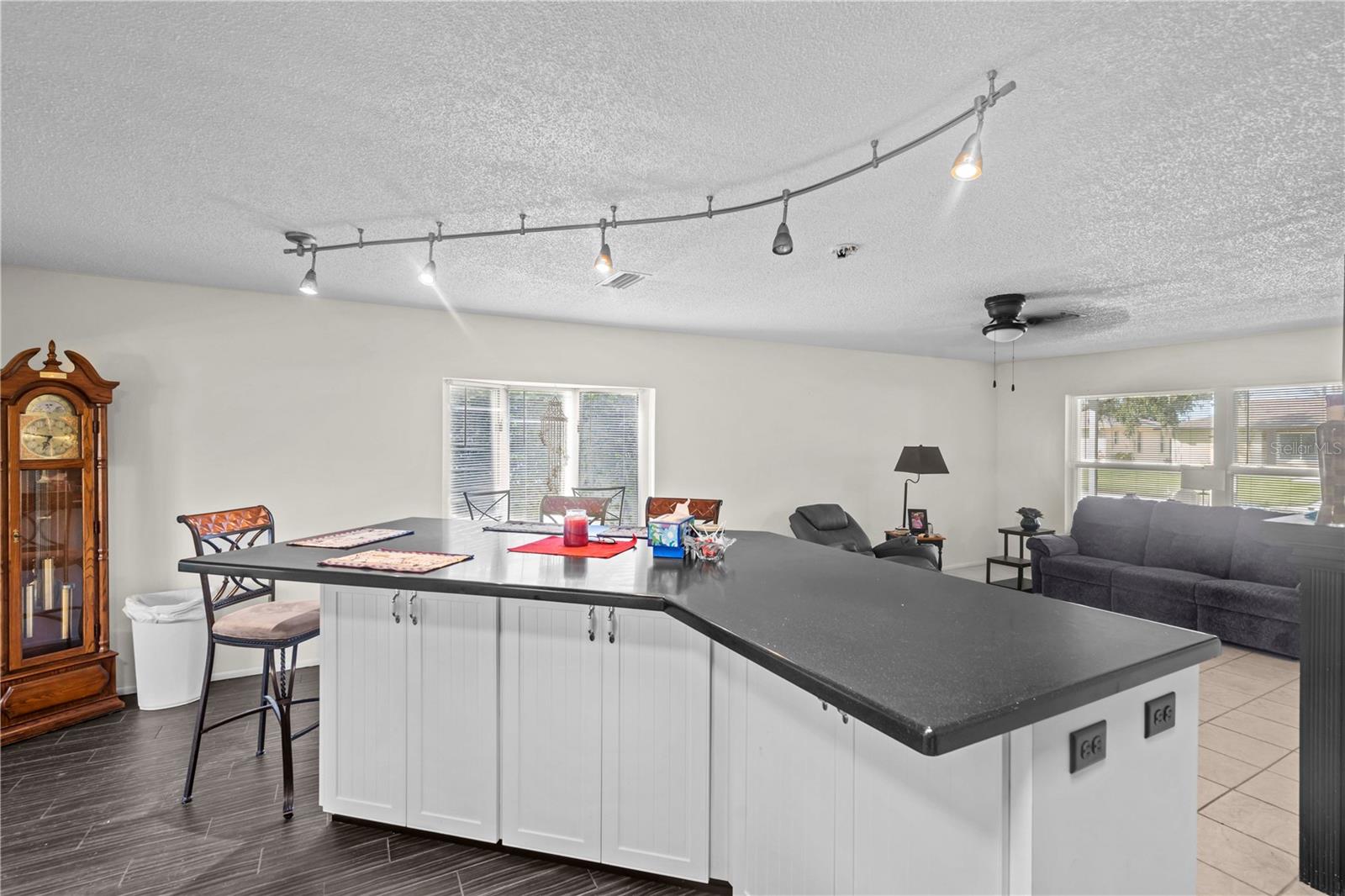 Image 16 of 48 For 10619 Mira Vista Drive