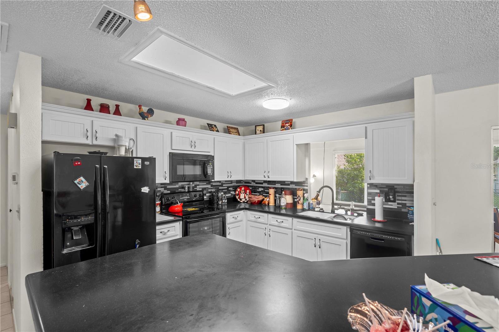 Image 17 of 48 For 10619 Mira Vista Drive