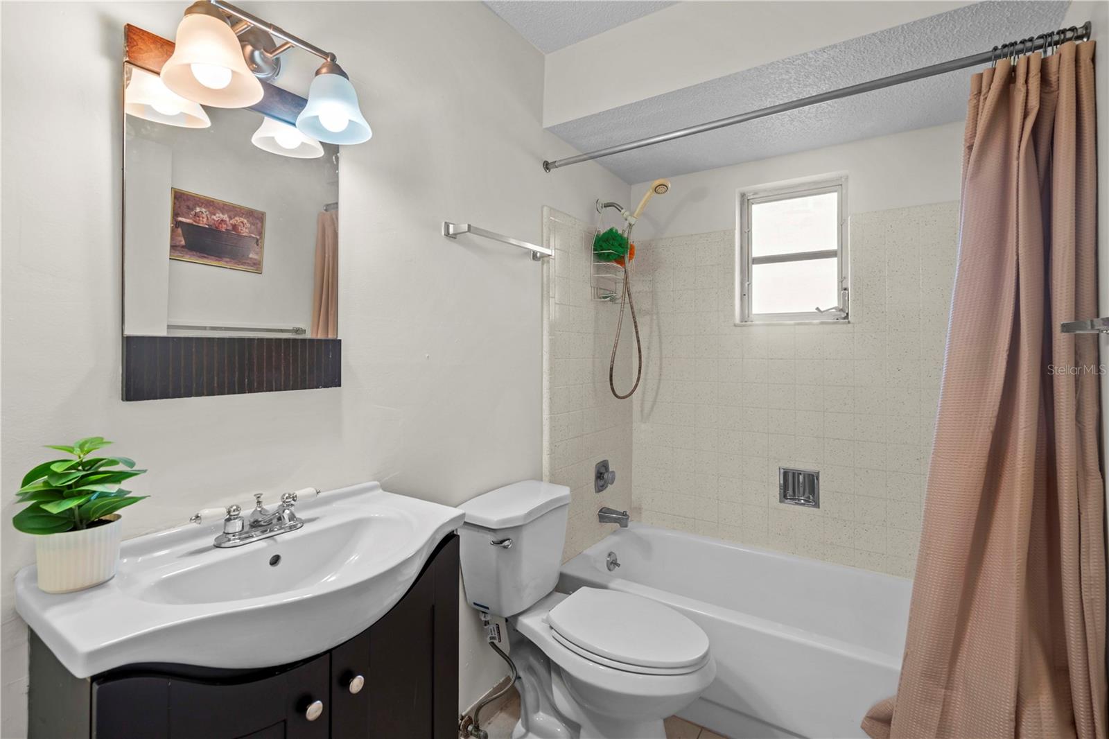 Image 29 of 48 For 10619 Mira Vista Drive