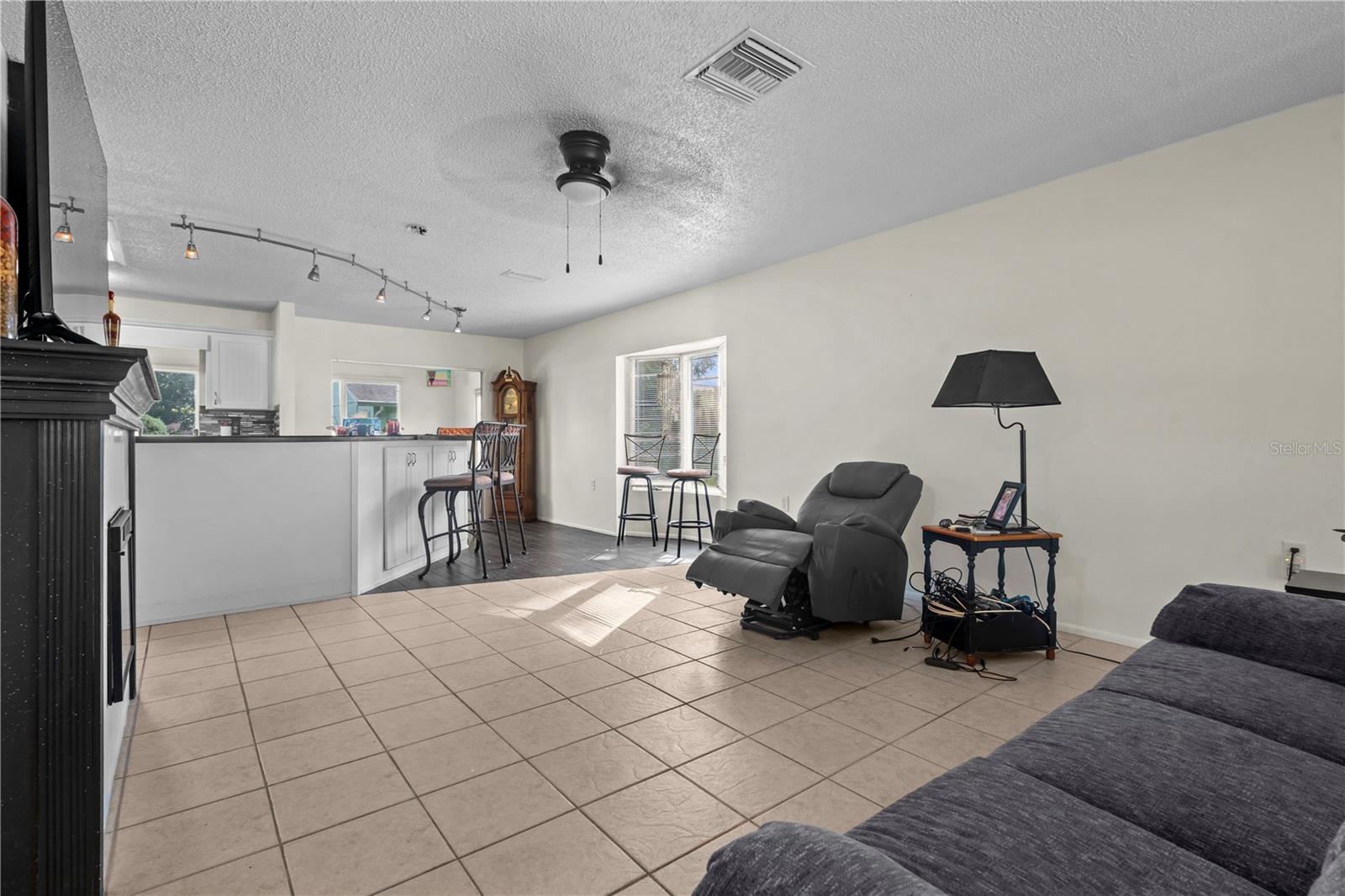 Image 9 of 48 For 10619 Mira Vista Drive