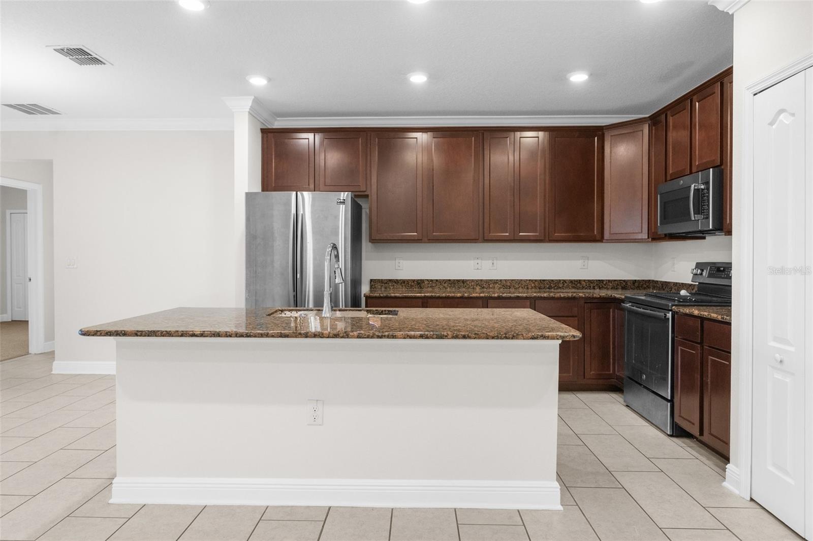 Image 13 of 41 For 12450 Fish Cove Drive
