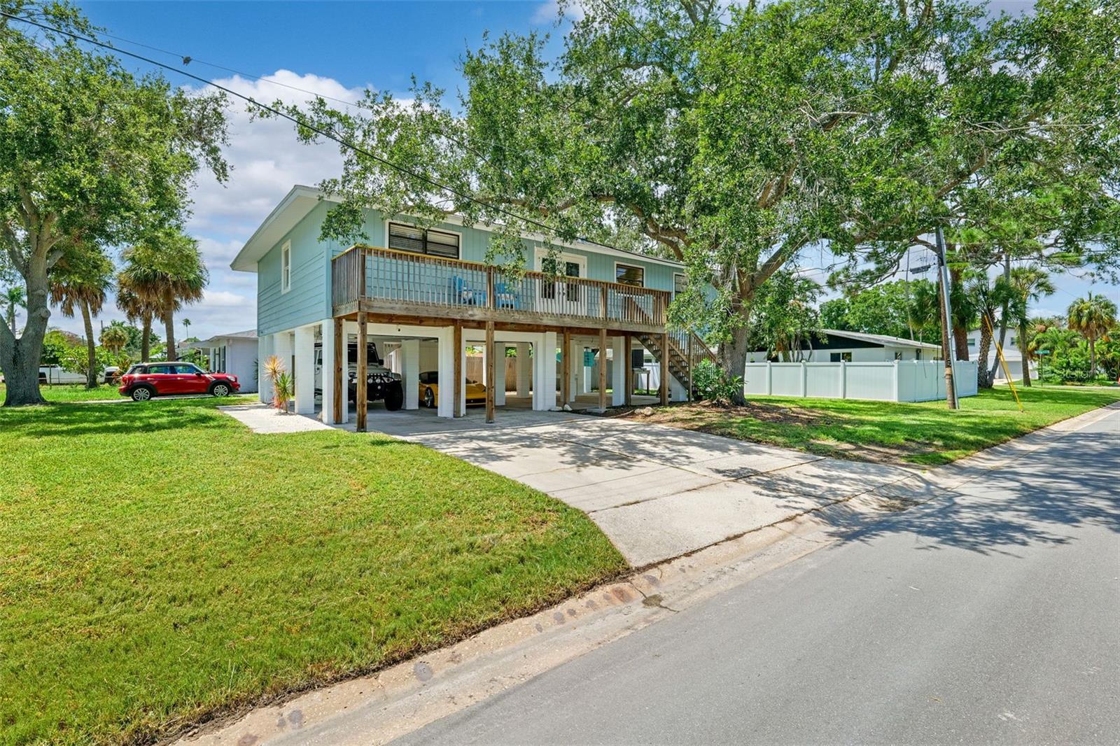 Details for 1899 Shore Acres Boulevard Ne, ST PETERSBURG, FL 33703