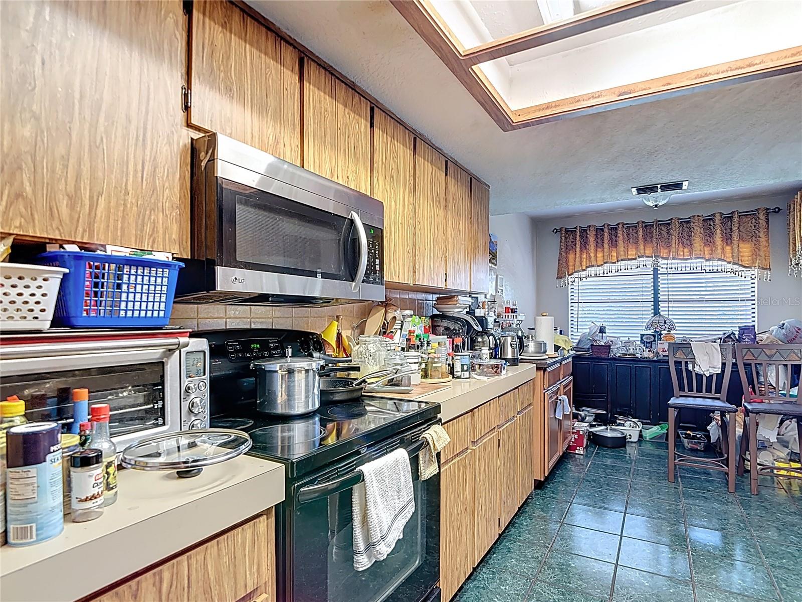Image 14 of 48 For 8034 Woodbrook Court