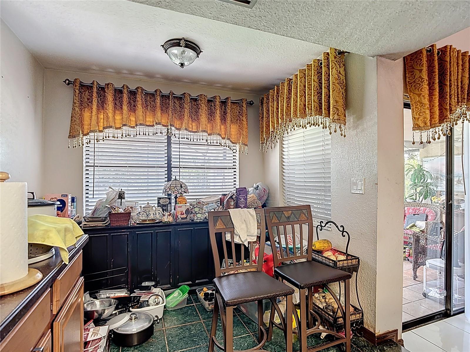 Image 17 of 48 For 8034 Woodbrook Court